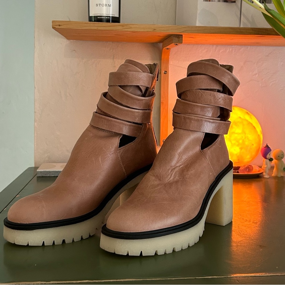 Free People Jesse Cutout ankle boots 38.5